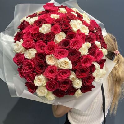 101 роза из Эквадора
